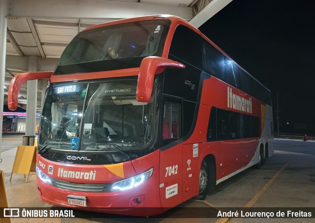 Expresso Itamarati 7042 na cidade de São Carlos, São Paulo, Brasil, por André Lourenço de Freitas. Número da foto: #13162895.