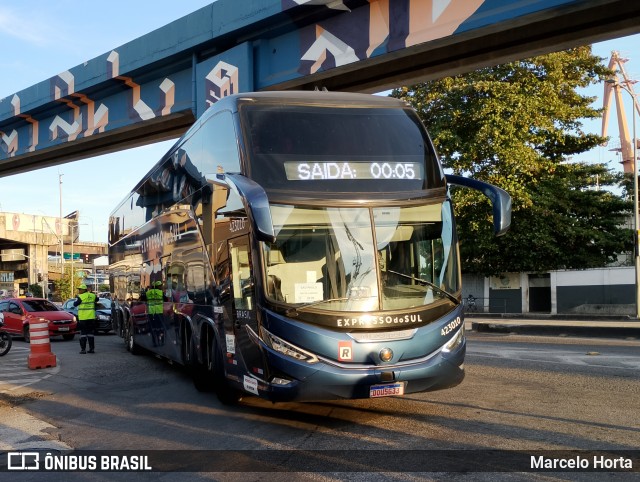 Expresso do Sul 423010 na cidade de Rio de Janeiro, Rio de Janeiro, Brasil, por Marcelo Horta. Número da foto: #13162987.