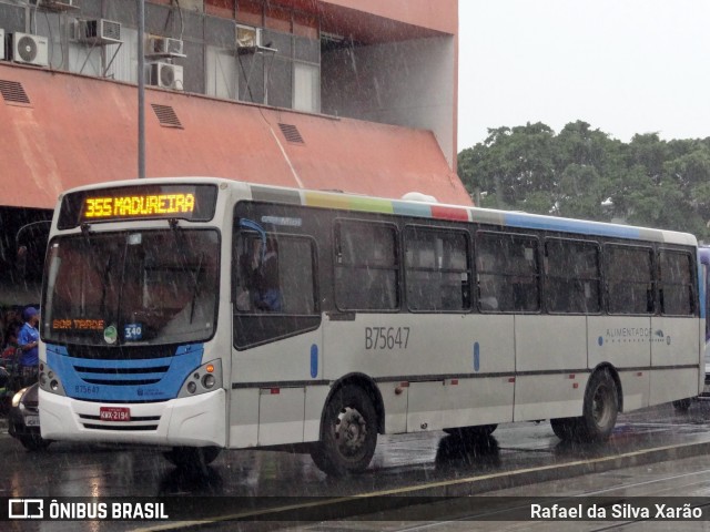 Viação Madureira Candelária B75647 na cidade de Rio de Janeiro, Rio de Janeiro, Brasil, por Rafael da Silva Xarão. Número da foto: #13162281.