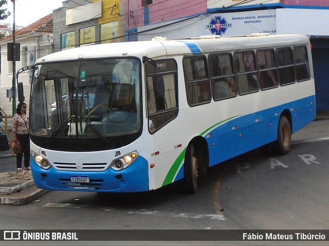 Ônibus Particulares 5C87 na cidade de Três Corações, Minas Gerais, Brasil, por Fábio Mateus Tibúrcio. Número da foto: #13164020.