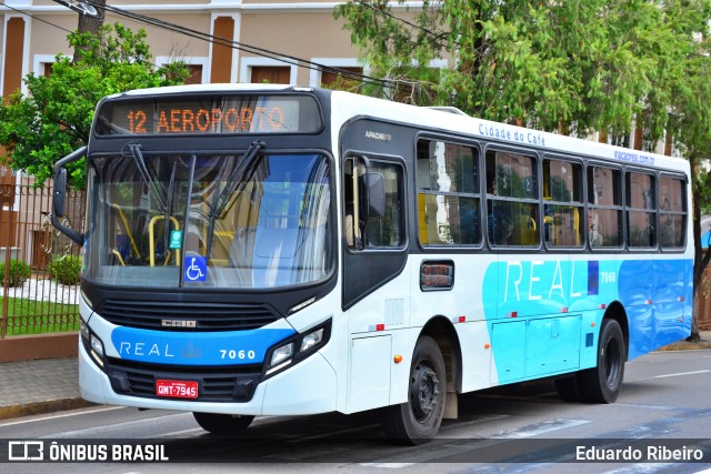 Viação Real - Varginha 7060 na cidade de Varginha, Minas Gerais, Brasil, por Eduardo Ribeiro. Número da foto: #13167334.