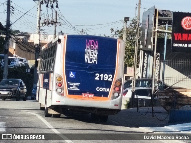 Viação Raposo Tavares Cotia 2192 na cidade de Cotia, São Paulo, Brasil, por David Macedo Rocha. Número da foto: #13164789.
