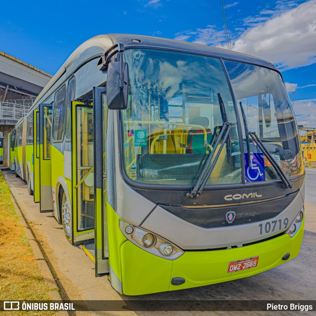 Milênio Transportes 10719 na cidade de Belo Horizonte, Minas Gerais, Brasil, por Pietro Briggs. Número da foto: #13166307.