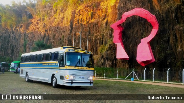 Ônibus Particulares 7387 na cidade de Campinas, São Paulo, Brasil, por Roberto Teixeira. Número da foto: #13166532.