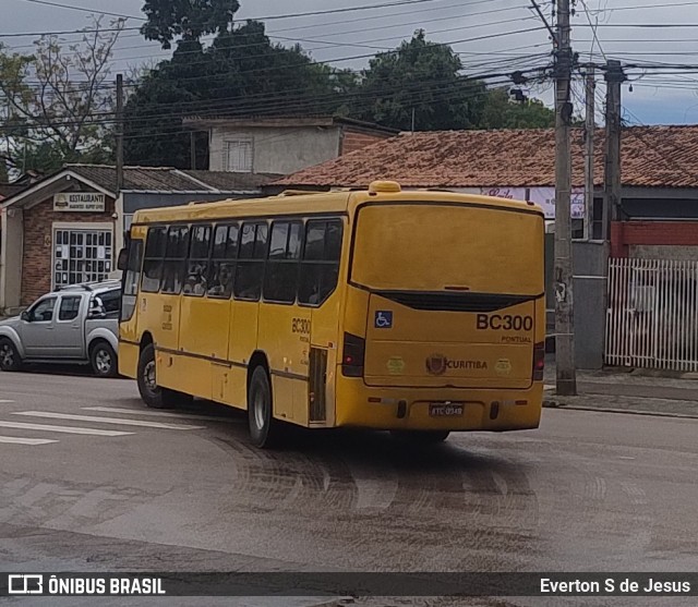 Transporte Coletivo Glória BC300 na cidade de Curitiba, Paraná, Brasil, por Everton S de Jesus. Número da foto: #13164934.