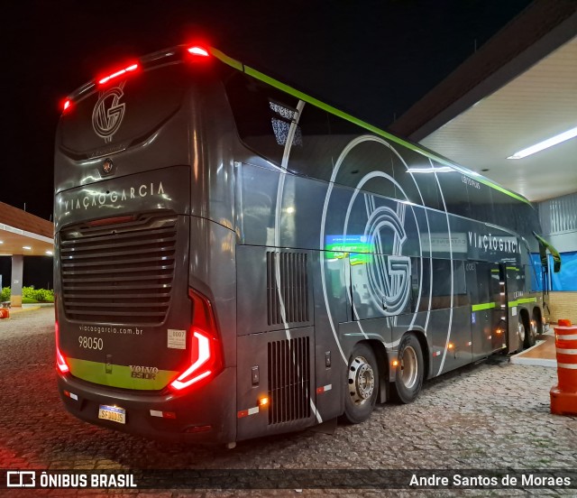 Viação Garcia 98050 na cidade de Santa Cruz do Rio Pardo, São Paulo, Brasil, por Andre Santos de Moraes. Número da foto: #13170014.