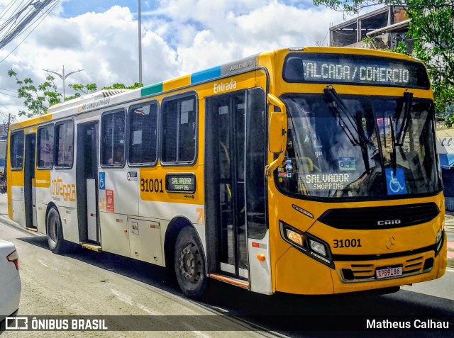 Plataforma Transportes 31001 na cidade de Salvador, Bahia, Brasil, por Matheus Calhau. Número da foto: #13169620.