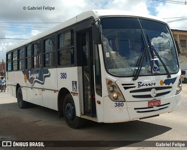 Empresa Barros 380 na cidade de Natal, Rio Grande do Norte, Brasil, por Gabriel Felipe. Número da foto: #13168820.