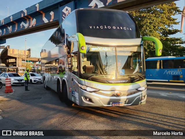 Viação Garcia 88117 na cidade de Rio de Janeiro, Rio de Janeiro, Brasil, por Marcelo Horta. Número da foto: #13171887.