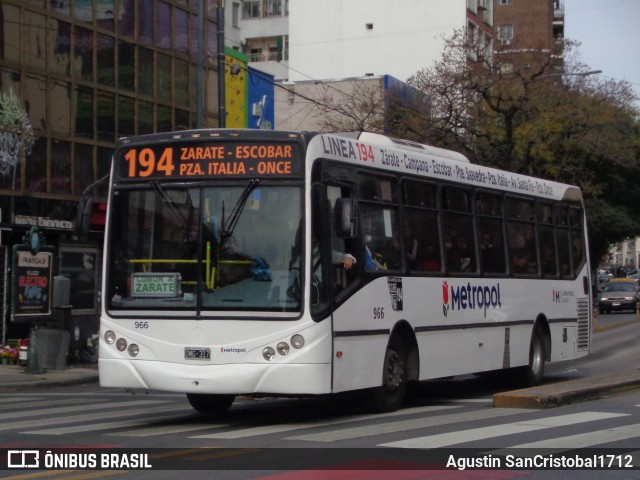 La Nueva Metropol 966 na cidade de Ciudad Autónoma de Buenos Aires, Argentina, por Agustin SanCristobal1712. Número da foto: #13172100.