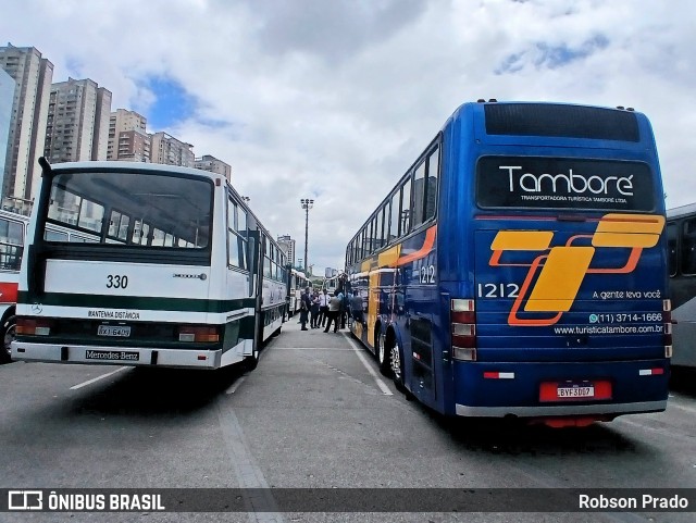 Transportadora Tamboré 1212 na cidade de Barueri, São Paulo, Brasil, por Robson Prado. Número da foto: #13175003.