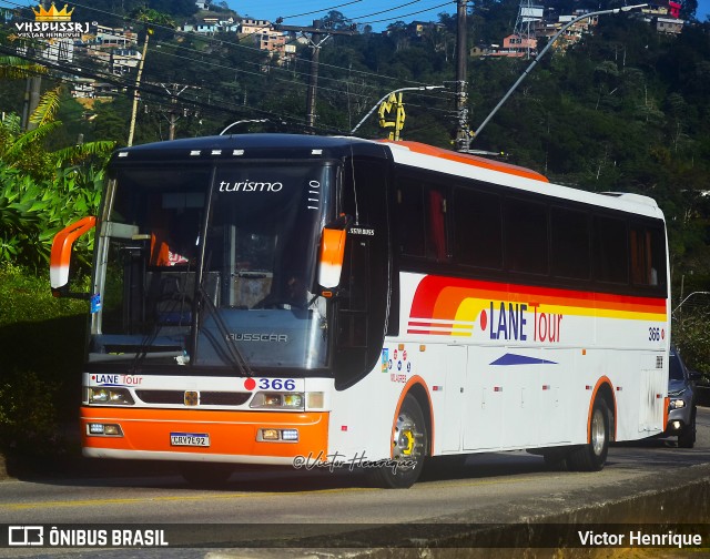 Lane Tour 366 na cidade de Petrópolis, Rio de Janeiro, Brasil, por Victor Henrique. Número da foto: #13174561.