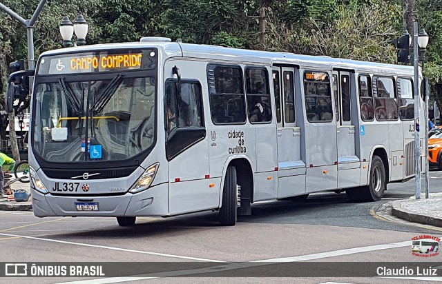 Expresso Azul JL337 na cidade de Curitiba, Paraná, Brasil, por Claudio Luiz. Número da foto: #13174883.
