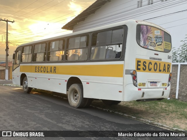 Strada Turismo 041 na cidade de Itaueira, Piauí, Brasil, por Marcio Eduardo da Silva Morais. Número da foto: #13174338.