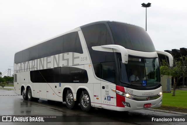 Auto Viação Catarinense 3518 na cidade de Florianópolis, Santa Catarina, Brasil, por Francisco Ivano. Número da foto: #13177539.
