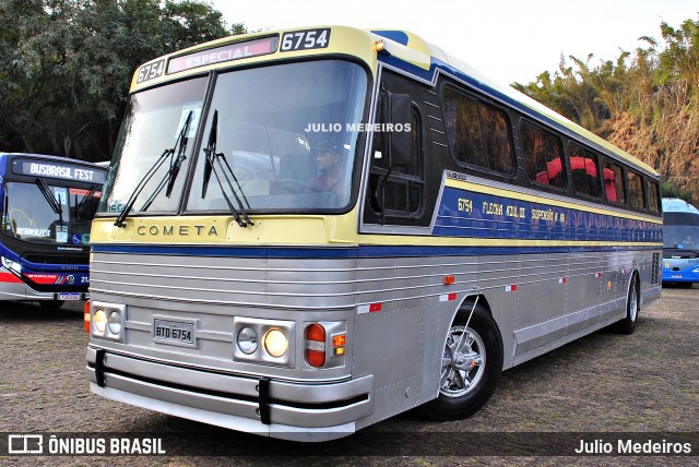 Ônibus Particulares 6754 na cidade de Campinas, São Paulo, Brasil, por Julio Medeiros. Número da foto: #13177227.