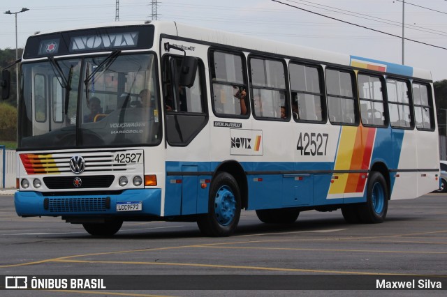 Novix Bus 42527 na cidade de Duque de Caxias, Rio de Janeiro, Brasil, por Maxwel Silva. Número da foto: #13100420.