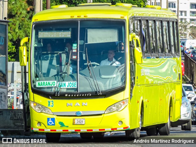 Transportes Naranjo X3 na cidade de La Uruca, San José, San José, Costa Rica, por Andrés Martínez Rodríguez. Número da foto: #13101498.