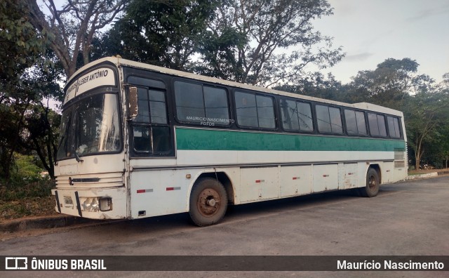 Ônibus Particulares  na cidade de Capitólio, Minas Gerais, Brasil, por Maurício Nascimento. Número da foto: #13101622.