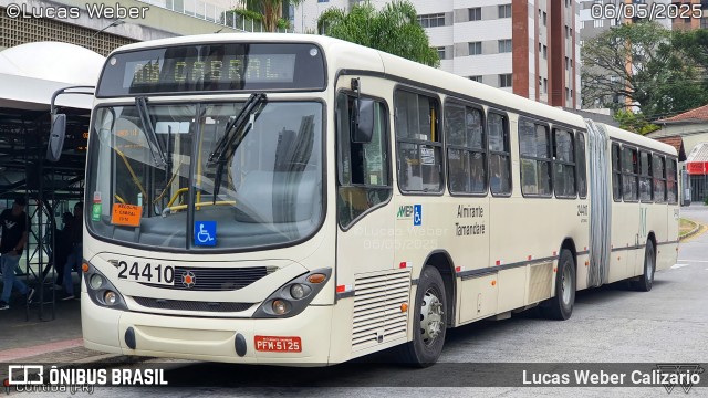 Viação Antonina 24410 na cidade de Curitiba, Paraná, Brasil, por Lucas Weber Calizario. Número da foto: #13102158.