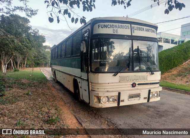 Ônibus Particulares  na cidade de Capitólio, Minas Gerais, Brasil, por Maurício Nascimento. Número da foto: #13101668.