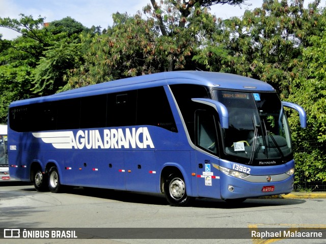 Viação Águia Branca 13982 na cidade de São Paulo, São Paulo, Brasil, por Raphael Malacarne. Número da foto: #13102336.