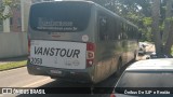 VansTour Transportes 2050 na cidade de São José dos Pinhais, Paraná, Brasil, por Ônibus De SJP e Região. Número da foto: #13102043.