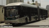 Via Sudeste Transportes S.A. 5 1577 na cidade de São Paulo, São Paulo, Brasil, por Cleverson Giraldi. Número da foto: #13101190.