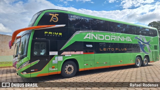 Empresa de Transportes Andorinha 7054 na cidade de Loanda, Paraná, Brasil, por Rafael Rodenas. Número da foto: #13178394.
