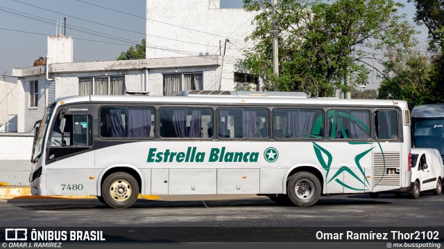 Estrella Blanca 7480 na cidade de Gustavo A. Madero, Ciudad de México, México, por Omar Ramírez Thor2102. Número da foto: #13178046.
