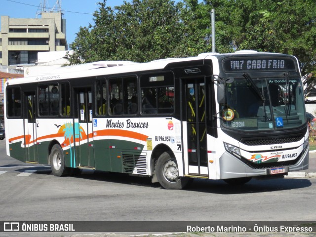 Viação Montes Brancos RJ 196.057 na cidade de Cabo Frio, Rio de Janeiro, Brasil, por Roberto Marinho - Ônibus Expresso. Número da foto: #13180614.