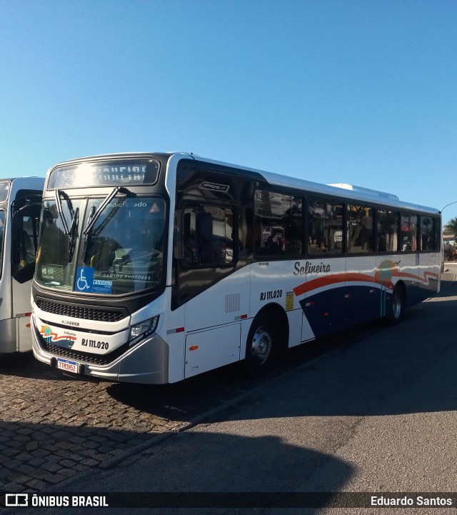 Auto Viação Salineira RJ 111.020 na cidade de Cabo Frio, Rio de Janeiro, Brasil, por Eduardo Santos. Número da foto: #13178505.