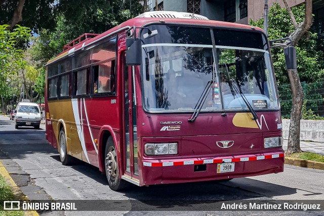 Autobuses sin identificación - Costa Rica 00 na cidade de San José, San José, Costa Rica, por Andrés Martínez Rodríguez. Número da foto: #13104471.