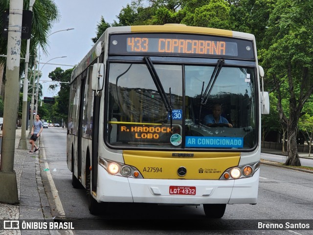 Transportes Vila Isabel A27594 na cidade de Rio de Janeiro, Rio de Janeiro, Brasil, por Brenno Santos. Número da foto: #13104014.