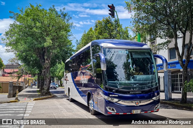 Transportes Skyline 00 na cidade de San José, San Isidro, Heredia, Costa Rica, por Andrés Martínez Rodríguez. Número da foto: #13104593.