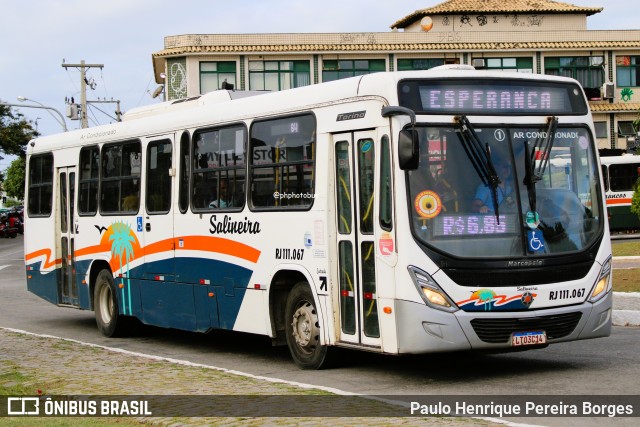 Auto Viação Salineira RJ 111.067 na cidade de Cabo Frio, Rio de Janeiro, Brasil, por Paulo Henrique Pereira Borges. Número da foto: #13105091.