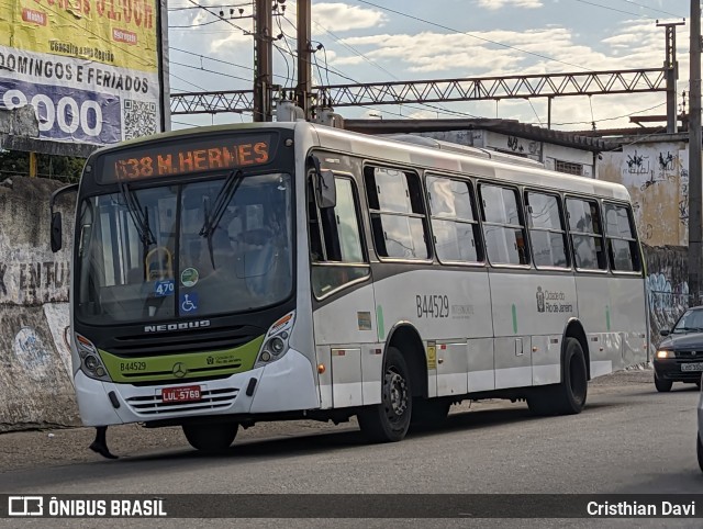 Auto Viação Três Amigos B44529 na cidade de Rio de Janeiro, Rio de Janeiro, Brasil, por Cristhian Davi. Número da foto: #13103466.