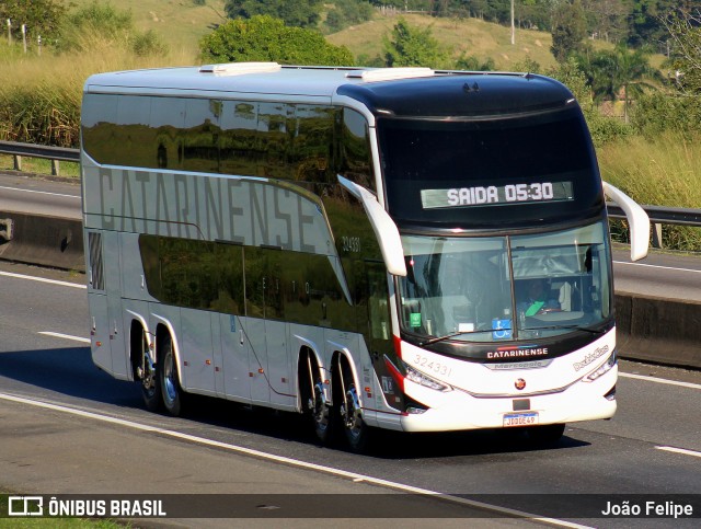 Auto Viação Catarinense 324331 na cidade de Canas, São Paulo, Brasil, por João Felipe. Número da foto: #13104325.