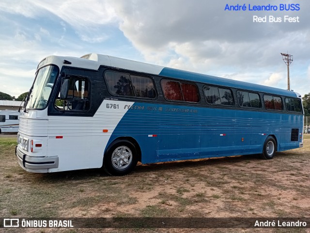 Ônibus Particulares 6761 na cidade de Artur Nogueira, São Paulo, Brasil, por André Leandro. Número da foto: #13102939.