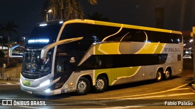 Brasil Sul Linhas Rodoviárias 3500 na cidade de Londrina, Paraná, Brasil, por Fábio Paixão. Número da foto: #13105967.
