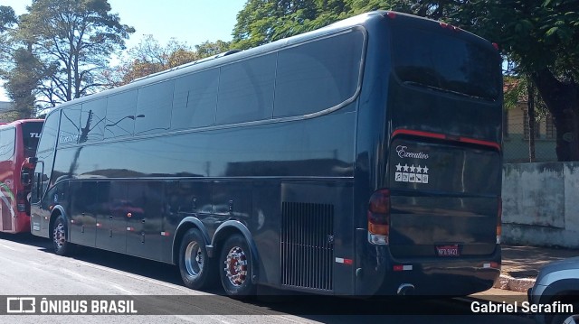 Ônibus Particulares 2014 na cidade de Ribeirão do Pinhal, Paraná, Brasil, por Gabriel Serafim. Número da foto: #13105618.