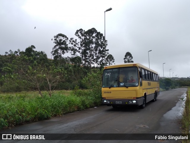 Ônibus Particulares 20469 na cidade de Juiz de Fora, Minas Gerais, Brasil, por Fábio Singulani. Número da foto: #13106290.