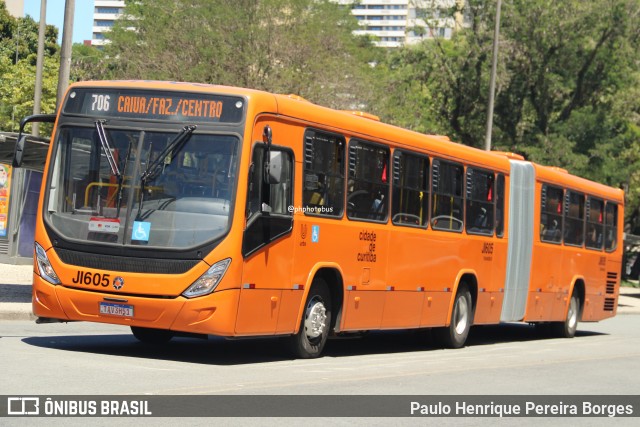 Expresso Azul JI605 na cidade de Curitiba, Paraná, Brasil, por Paulo Henrique Pereira Borges. Número da foto: #13109185.