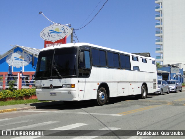 Motorhomes 2J01 na cidade de Guaratuba, Paraná, Brasil, por Paulobuss  Guaratuba. Número da foto: #13109831.