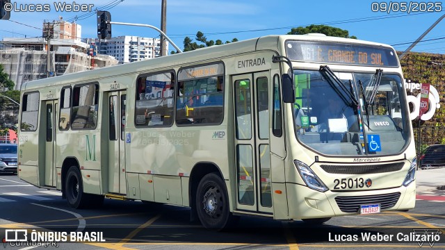 Viação Castelo Branco 25013 na cidade de Curitiba, Paraná, Brasil, por Lucas Weber Calizario. Número da foto: #13111140.
