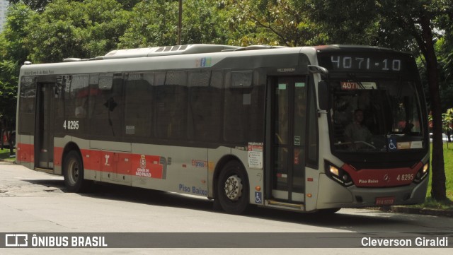 Express Transportes Urbanos Ltda 4 8295 na cidade de São Paulo, São Paulo, Brasil, por Cleverson Giraldi. Número da foto: #13110521.