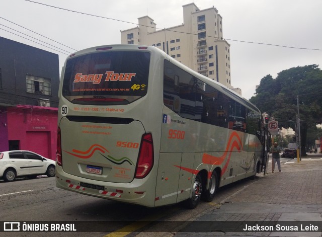 Sany Tour 9500 na cidade de São Paulo, São Paulo, Brasil, por Jackson Sousa Leite. Número da foto: #13112441.