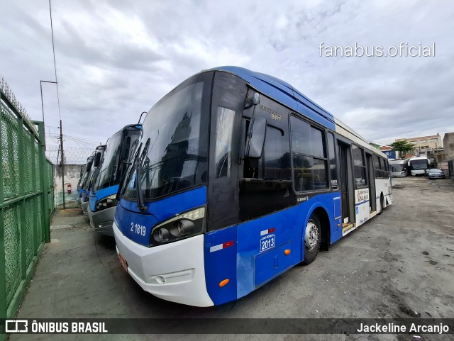Ônibus Particulares 2 1819 na cidade de Osasco, São Paulo, Brasil, por Jackeline Arcanjo. Número da foto: #13111537.