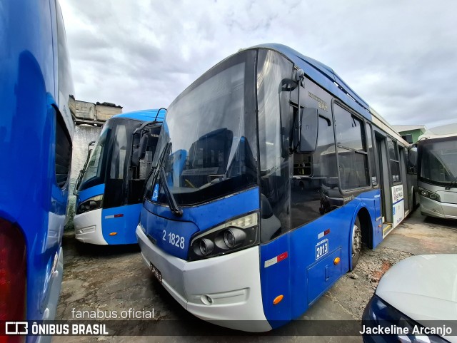 Ônibus Particulares 2 1828 na cidade de Osasco, São Paulo, Brasil, por Jackeline Arcanjo. Número da foto: #13111525.