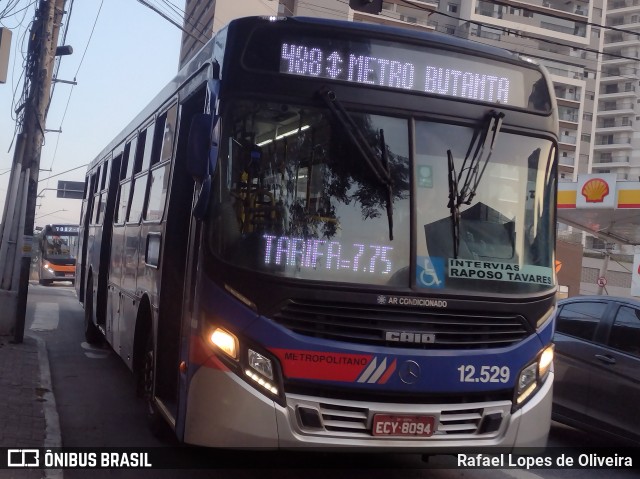 Auto Viação Bragança Metropolitana > Viação Raposo Tavares 12.529 na cidade de São Paulo, São Paulo, Brasil, por Rafael Lopes de Oliveira. Número da foto: #13110503.